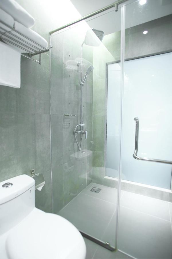 Fives Hotel Dnp Johor Bahru Exterior foto